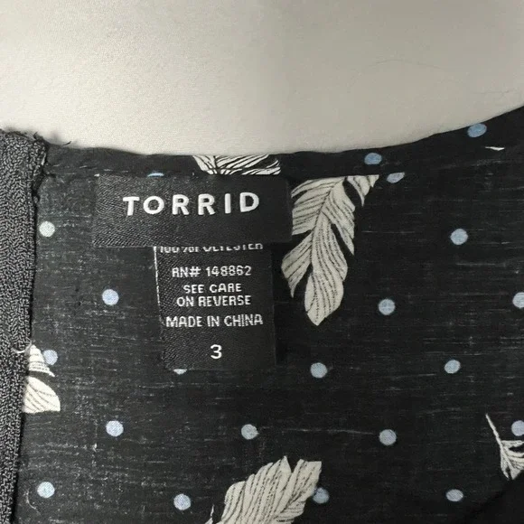 Torrid Black Feather Print Distressed Fringed Hem Lightweight Blouse Plus Size 3 - Picture 4 of 10